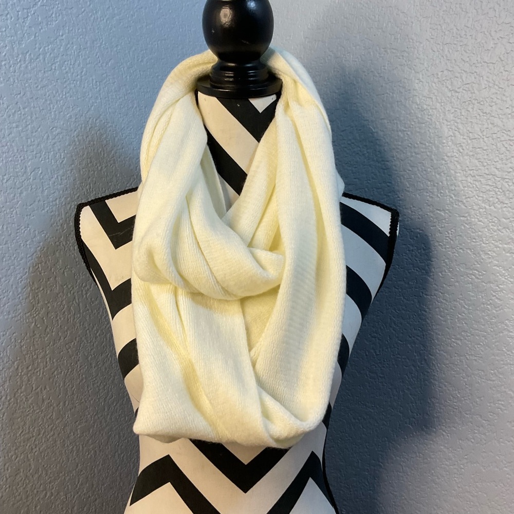 Calvin Klein Ivory Cream Knit Infinity Scarf Women Soft Cozy Loop Winter Scarf